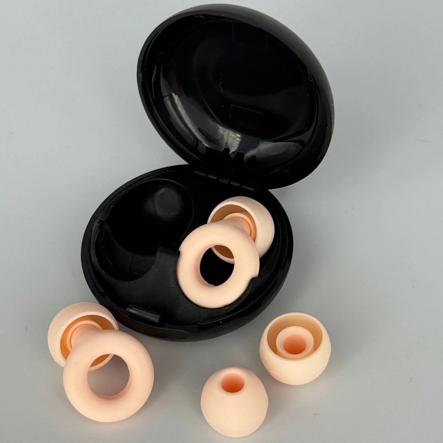 Spinkai Тапи за Уши